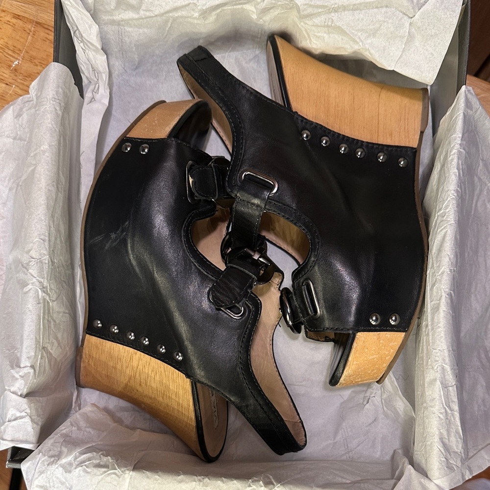Via Spiga Black and Brown Platform Sandals